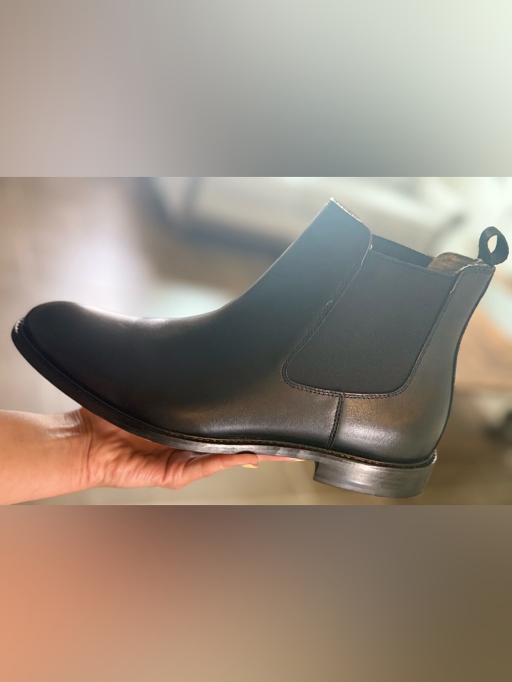 NEW Banana Republic Black Leather Chelsea Boots Men 10 - Picture 2 of 8